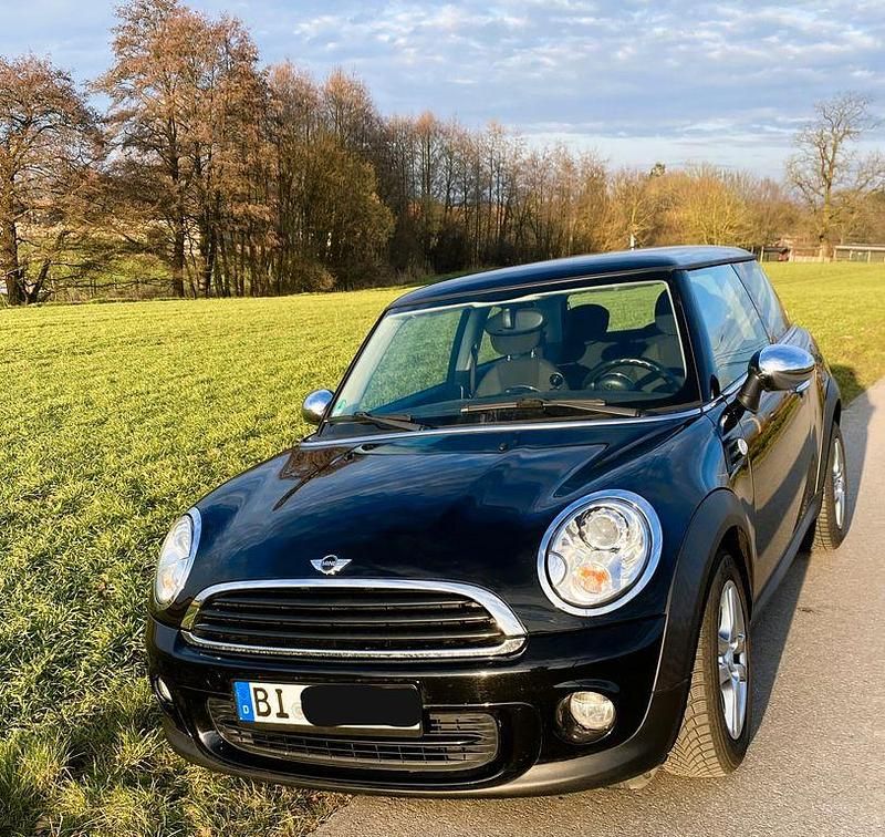 Schwarz Gebraucht 2011 Mini ONE Kleinwagen | 4.900 € (Fairer Preis) - Bild 1/4