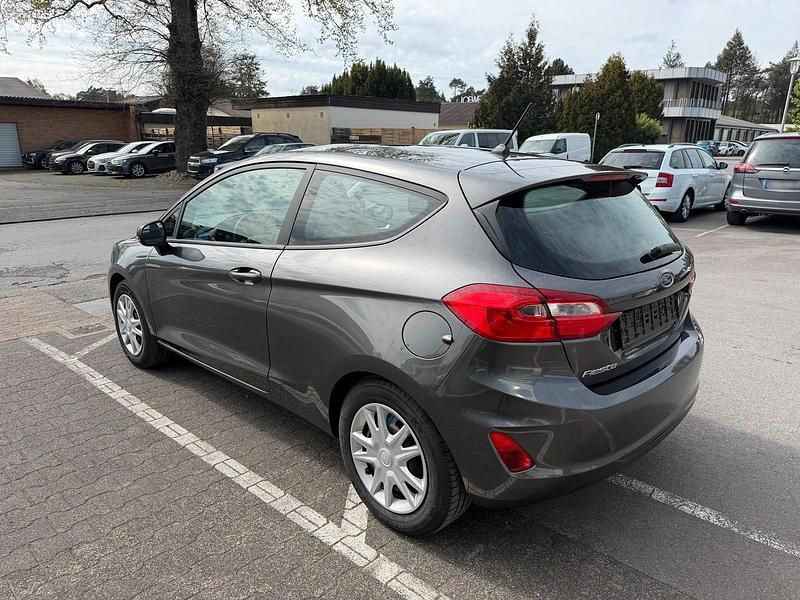 Gebraucht Ford Fiesta Active 101 PS (74 kW) 2018 Grau Kleinwagen