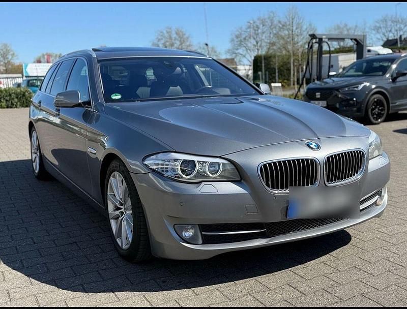 Grau Gebraucht 2012 BMW 530 Kombi | 7.990 € (Superpreis) - Bild 1/4