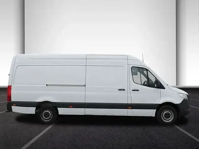 Gebraucht Mercedes Sprinter 170 PS (125 kW) 2025 Arktikweiss Van