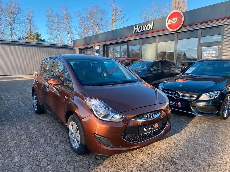 Braun Gebraucht 2015 Hyundai ix20 Edition Kleinwagen | 9.950 € (Fairer Preis) - Bild 1/4