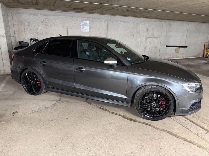 Gebraucht Audi S3 Sport 300 PS (220 kW) 2015 Grau Limousine