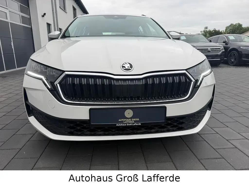 Gebraucht Skoda Octavia Essence 116 PS (85 kW) 2025 Weiß Kombi