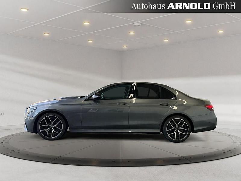 Gebraucht Mercedes E220 AMG line 194 PS (142 kW) 2020 Grau (selenitgrau) Limousine