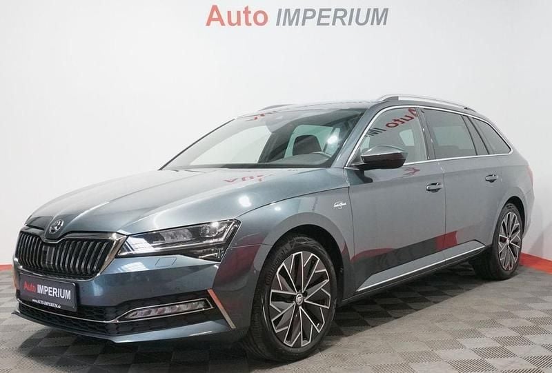 Grau Gebraucht 2020 Skoda Superb LAURIN & KLEMENT Kombi | 30.990 € (Etwas zu teuer) - Bild 1/4