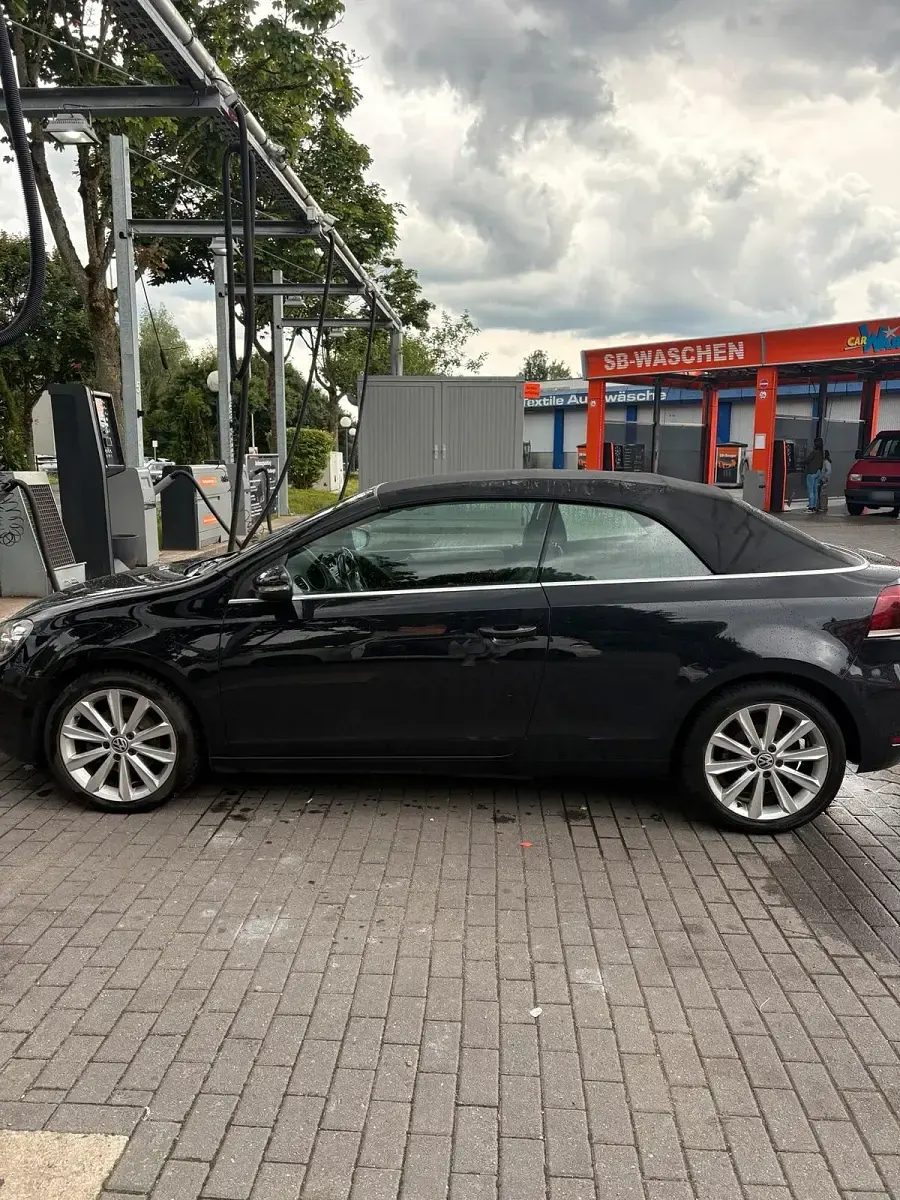 Gebraucht VW Golf 105 PS (77 kW) 2011 Schwarz Cabrio