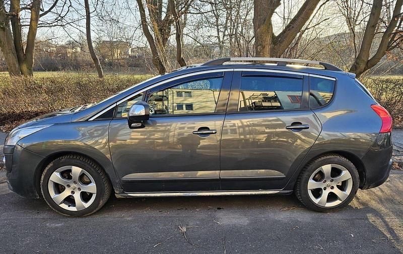 Grau Gebraucht 2012 Peugeot 3008 Allure SUV | 7.400 € - Bild 1/4