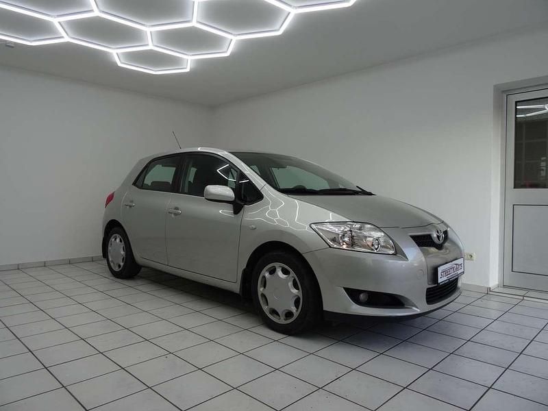 Silber Gebraucht 2008 Toyota Auris Team Kleinwagen | 5.490 € (Fairer Preis) - Bild 1/4
