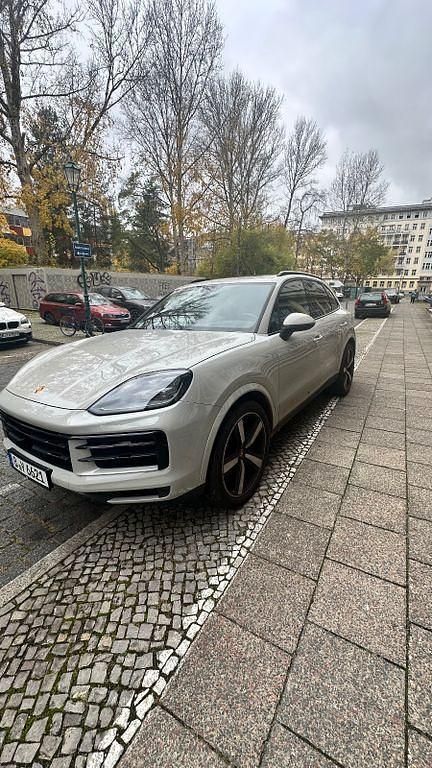 Gebraucht Porsche Cayenne Basis 354 PS (260 kW) 2023 Grau SUV