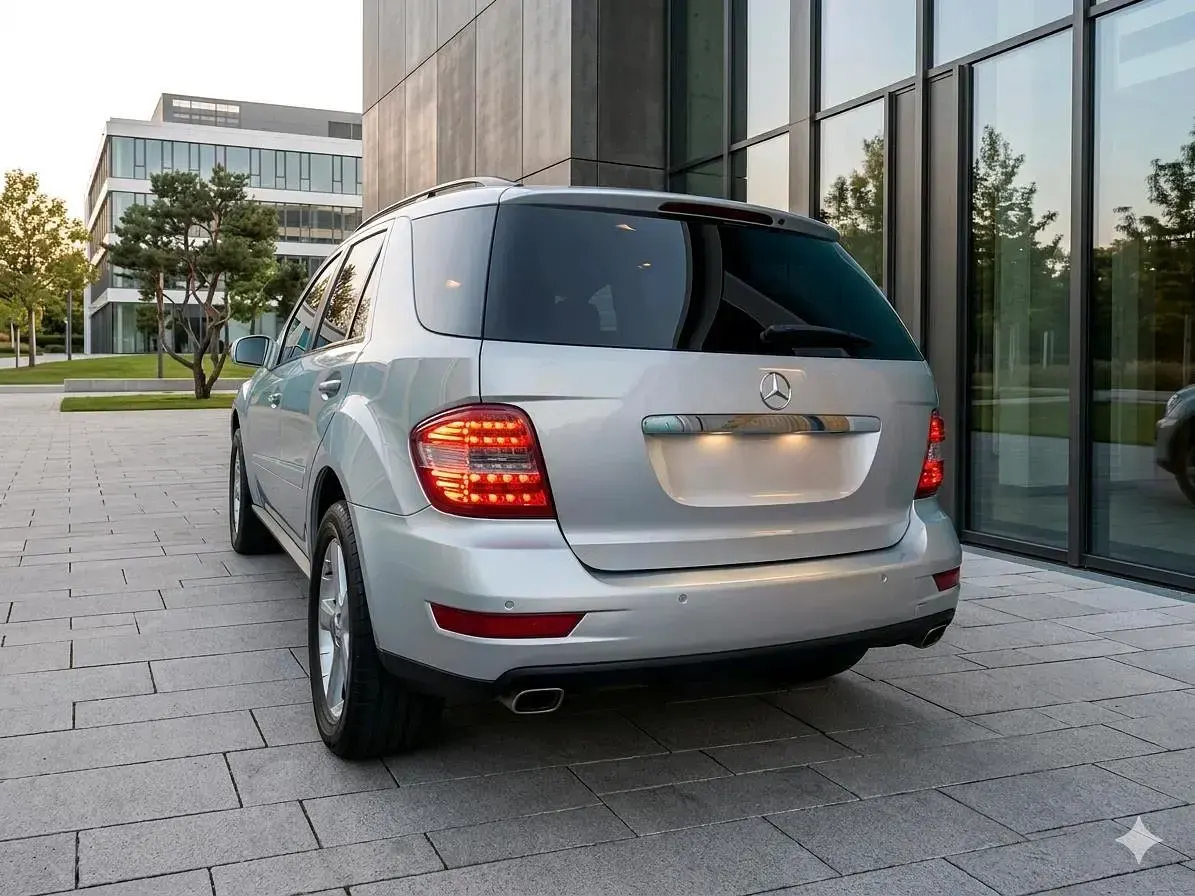 Gebraucht Mercedes ML350 231 PS (169 kW) 2010 Silber SUV