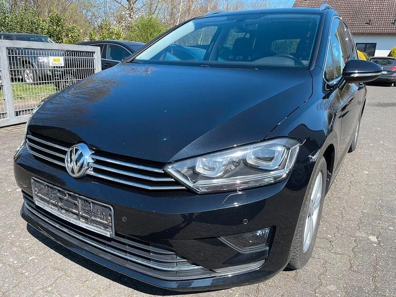 Schwarz Gebraucht 2017 VW Golf Sportsvan Highline Van / Kleinbus | 15.400 € (Fairer Preis) - Bild 1/4