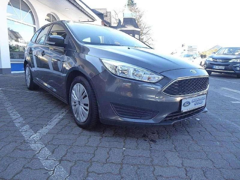 Gebraucht Ford Focus Trend 125 PS (91 kW) 2017 Grau (magneticgrau (metallic)) Kombi