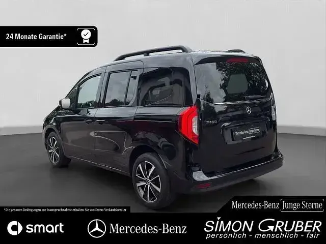 Gebraucht Mercedes T180 Progressive 131 PS (96 kW) 2024 Schwarz Van / Kleinbus