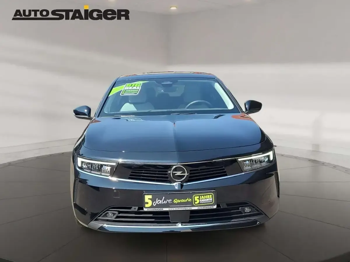 Gebraucht Opel Astra Elegance 131 PS (96 kW) 2023 Schwarz Kleinwagen