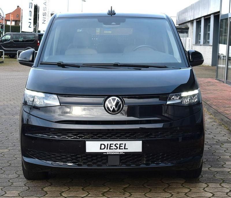 Gebraucht VW Multivan 150 PS (110 kW) 2022 Deep black perleffekt Van