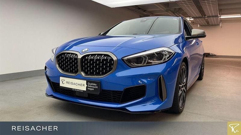 Misano blau metallic Gebraucht 2019 BMW M135 Shadowline Kleinwagen | 29.949 € (Fairer Preis) - Bild 1/4