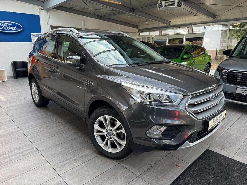 Gebraucht Ford Kuga Titanium 150 PS (110 kW) 2017 Magneticgrau (metallic) SUV