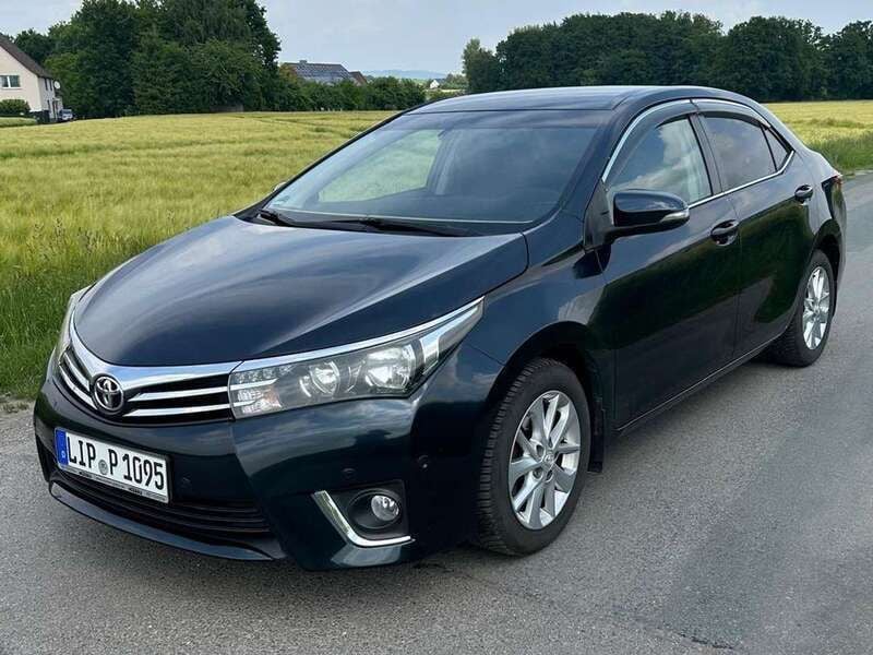 Blau Gebraucht 2015 Toyota Corolla Multidrive S Limousine | 14.950 € (Teuer) - Bild 1/4