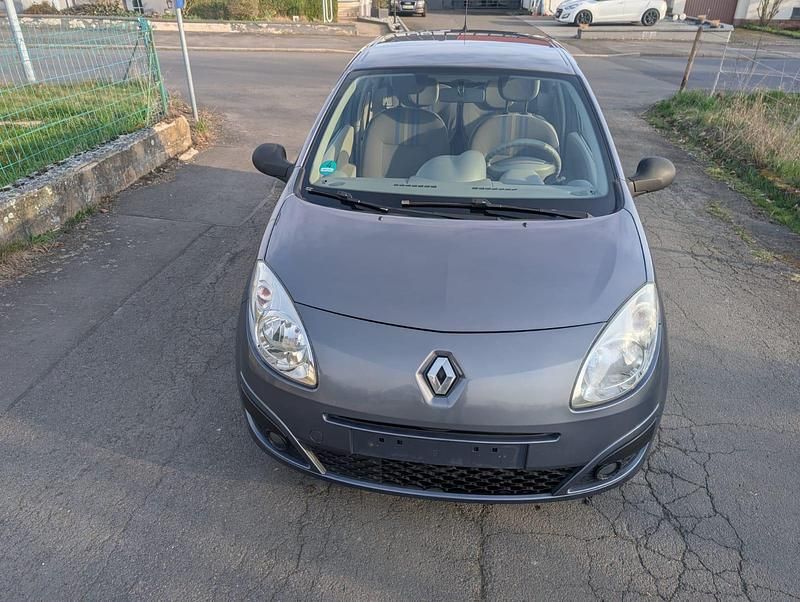 Gebraucht Renault Twingo 76 PS (55 kW) 2008 Silber Kleinwagen