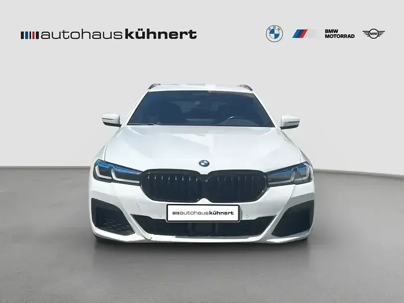 Gebraucht BMW 530 M Sport 286 PS (210 kW) 2023 Weiß Kombi