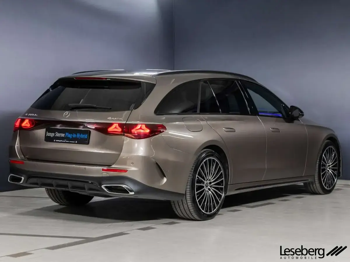 Gebraucht Mercedes E300 AMG 313 PS (230 kW) 2024 Samtbraun Kombi