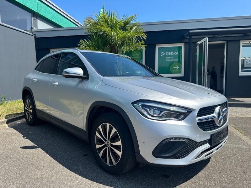 Silber Gebraucht 2021 Mercedes GLA200 Style SUV | 25.490 € (Fairer Preis) - Bild 1/4
