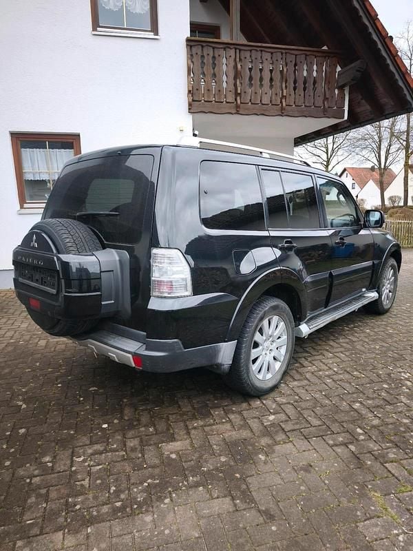 Gebraucht Mitsubishi Pajero 170 PS (125 kW) 2008 Schwarz SUV