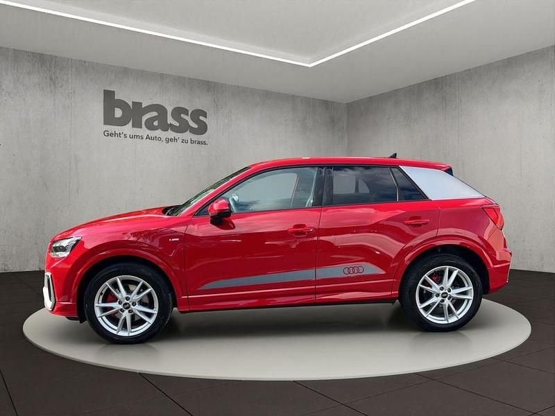 Gebraucht Audi Q2 Ambiente 150 PS (110 kW) 2024 Progressivrot metallic SUV