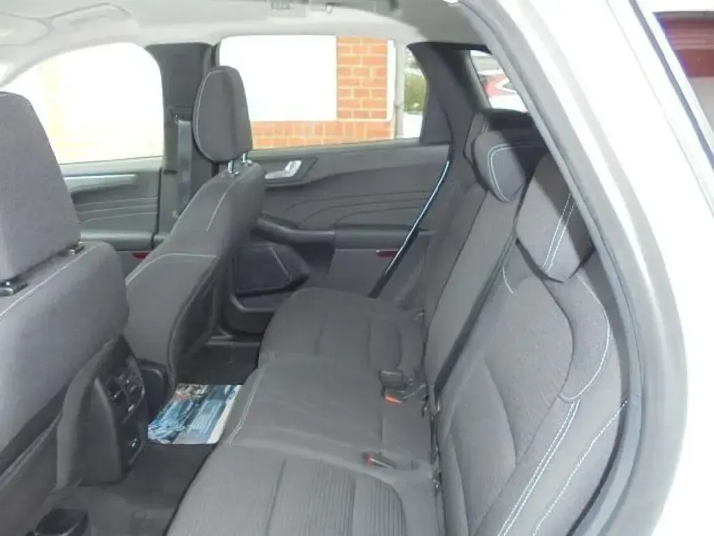 Używany Ford Kuga Titanium 150 KM (110 kW) 2021 Biały SUV