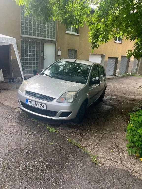 Gebraucht Ford Fiesta 69 PS (50 kW) 2007 Grau Kleinwagen