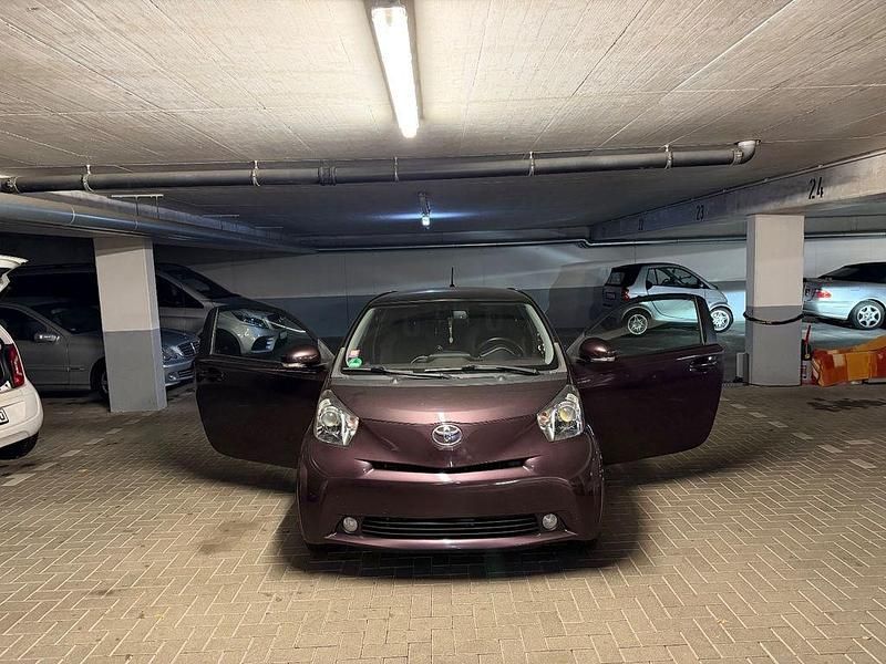 Gebraucht Toyota iQ 98 PS (72 kW) 2009 Braun Kleinwagen