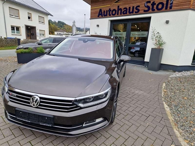 Black oak brown Gebraucht 2015 VW Passat Highline Kombi | 12.750 € (Guter Preis) - Bild 1/4
