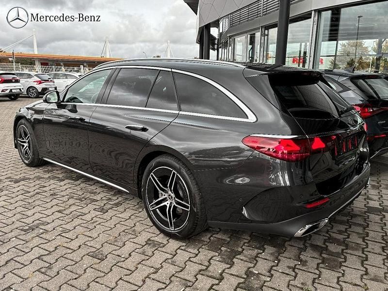 Gebraucht Mercedes E220 AMG 197 PS (144 kW) 2024 Metalliclack graphitgrau Kombi
