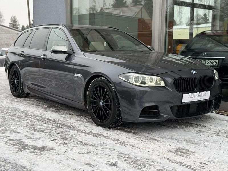 Gebraucht BMW 550 381 PS (280 kW) 2016 Mineralgrau Kombi
