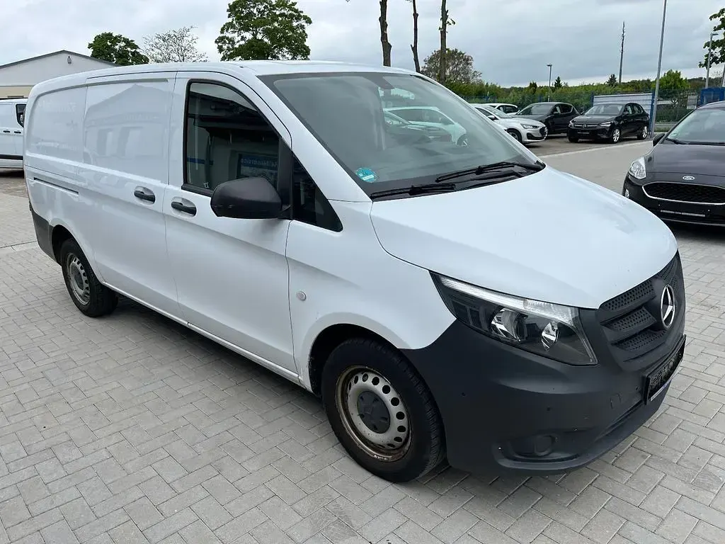 Gebraucht Mercedes Vito 114 PS (83 kW) 2019 Weiß Van