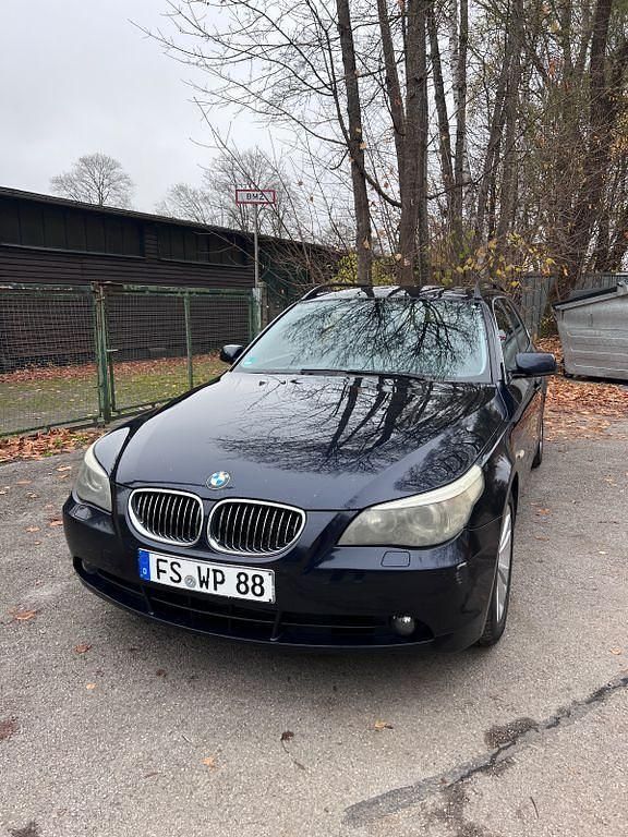 Blau Gebraucht 2006 BMW 530 Kombi | 3.750 € (Superpreis) - Bild 1/4