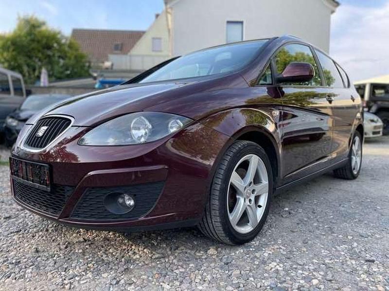 Rot Gebraucht 2009 Seat Altea XL Sport Van / Kleinbus | 4.599 € (Fairer Preis) - Bild 1/4