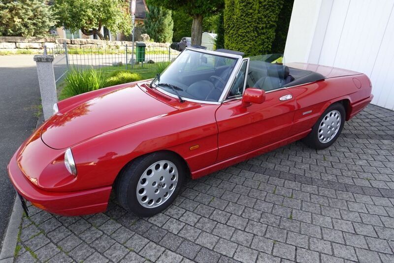 Rot Gebraucht 1992 Alfa Romeo Spider Cabrio | 25.900 € - Bild 1/4
