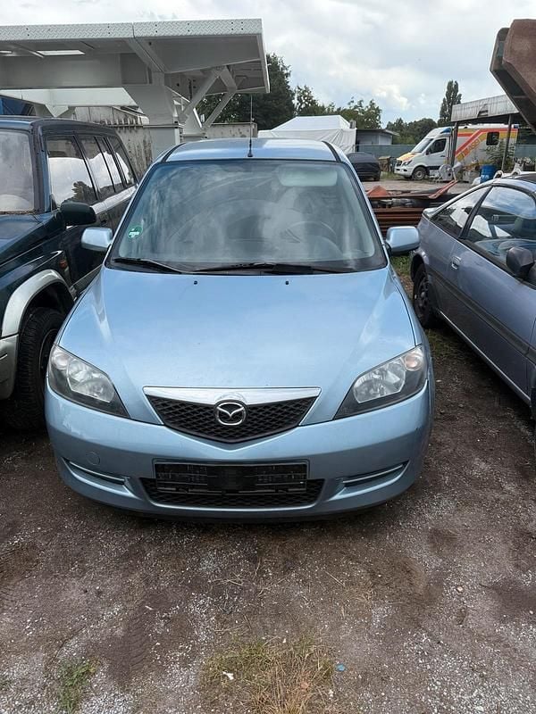Blau Gebraucht 2005 Mazda 2 Kleinwagen | 1.500 € (Fairer Preis) - Bild 1/4