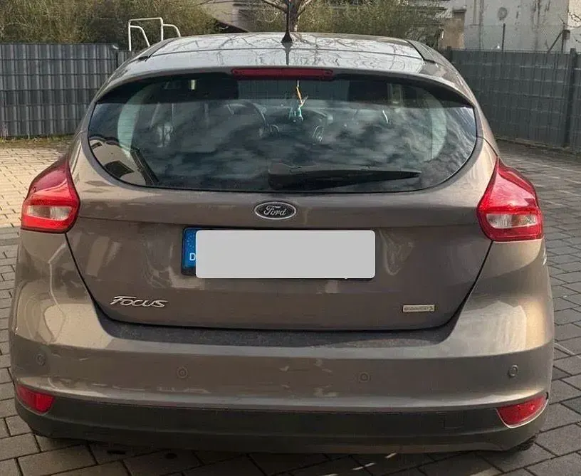 Usata Ford Focus Titanium 125 CV (91 kW) 2015 Beige Berlina