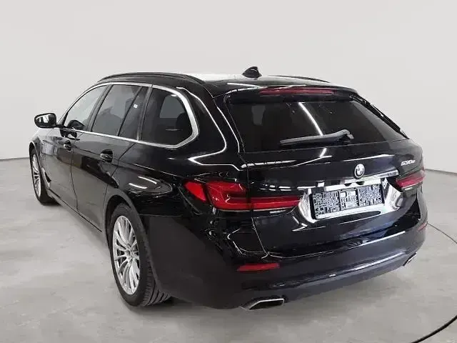 Gebraucht BMW 530e Sport Line 184 PS (135 kW) 2022 Schwarz uni Kombi