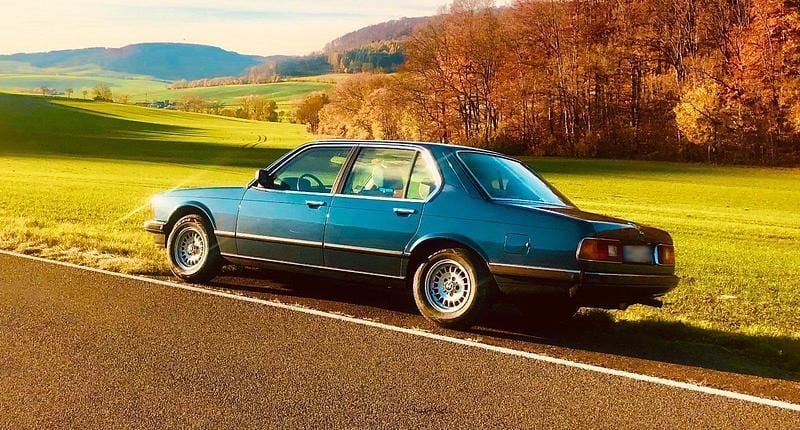 Gebraucht BMW 735 185 PS (136 kW) 1986 Blau Limousine