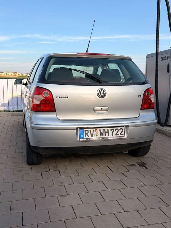 Gebraucht VW Polo Basis 54 PS (39 kW) 2002 Silber Limousine