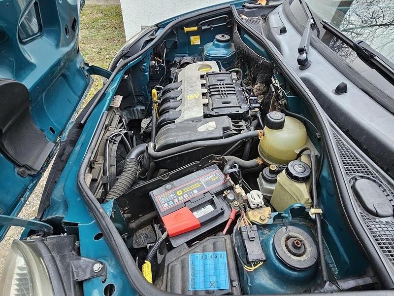 Gebraucht Renault Kangoo Authentique 58 PS (42 kW) 2003 Van / Kleinbus