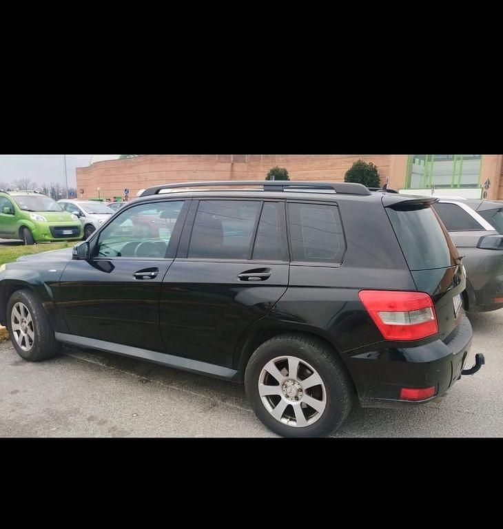 Schwarz Gebraucht 2009 Mercedes GLK220 SUV | 7.500 € (Fairer Preis) - Bild 1/4