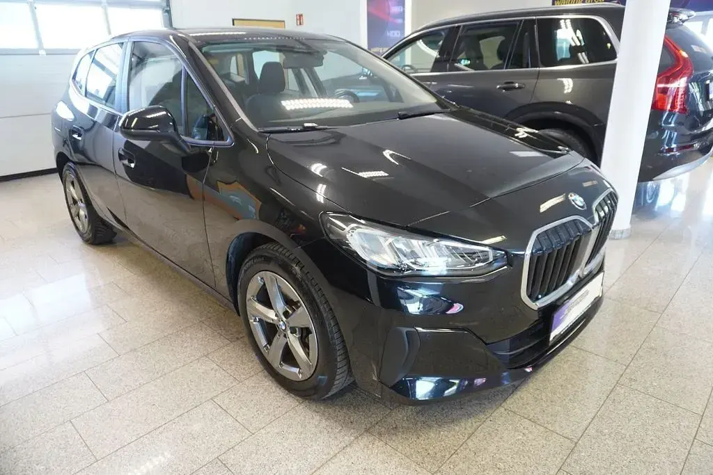 Gebraucht BMW 220 Active Tourer 156 PS (114 kW) 2022 Schwarz Van / Kleinbus