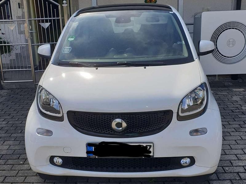 Weiß Gebraucht 2017 Smart ForTwo Coupé Coupé | 11.550 € (Guter Preis) - Bild 1/4