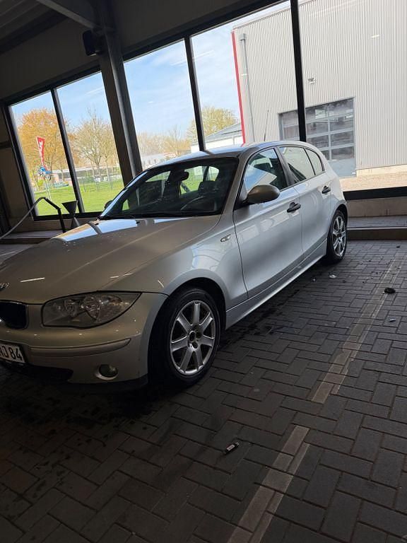 Gebraucht BMW 118 143 PS (105 kW) 2005 Silber Kleinwagen
