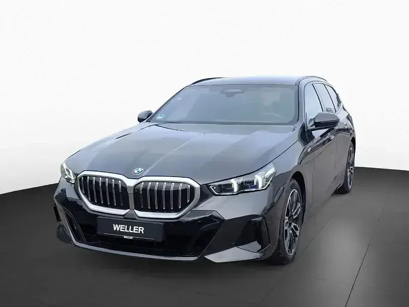 Gebraucht BMW 520 M Sport 197 PS (144 kW) 2025 Sophistograu (grau) Kombi