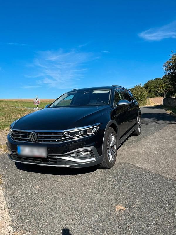 Schwarz Gebraucht 2020 VW Passat Alltrack Kombi | 27.235 € (Fairer Preis) - Bild 1/4